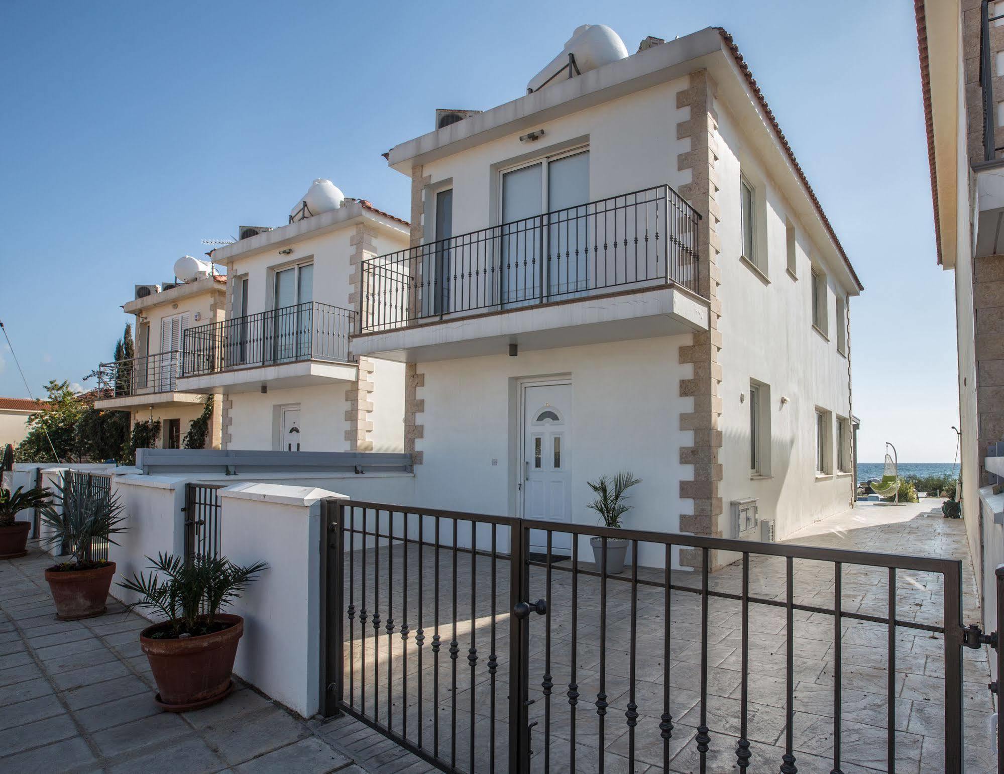 Gorgona Villas アヤナパ エクステリア 写真