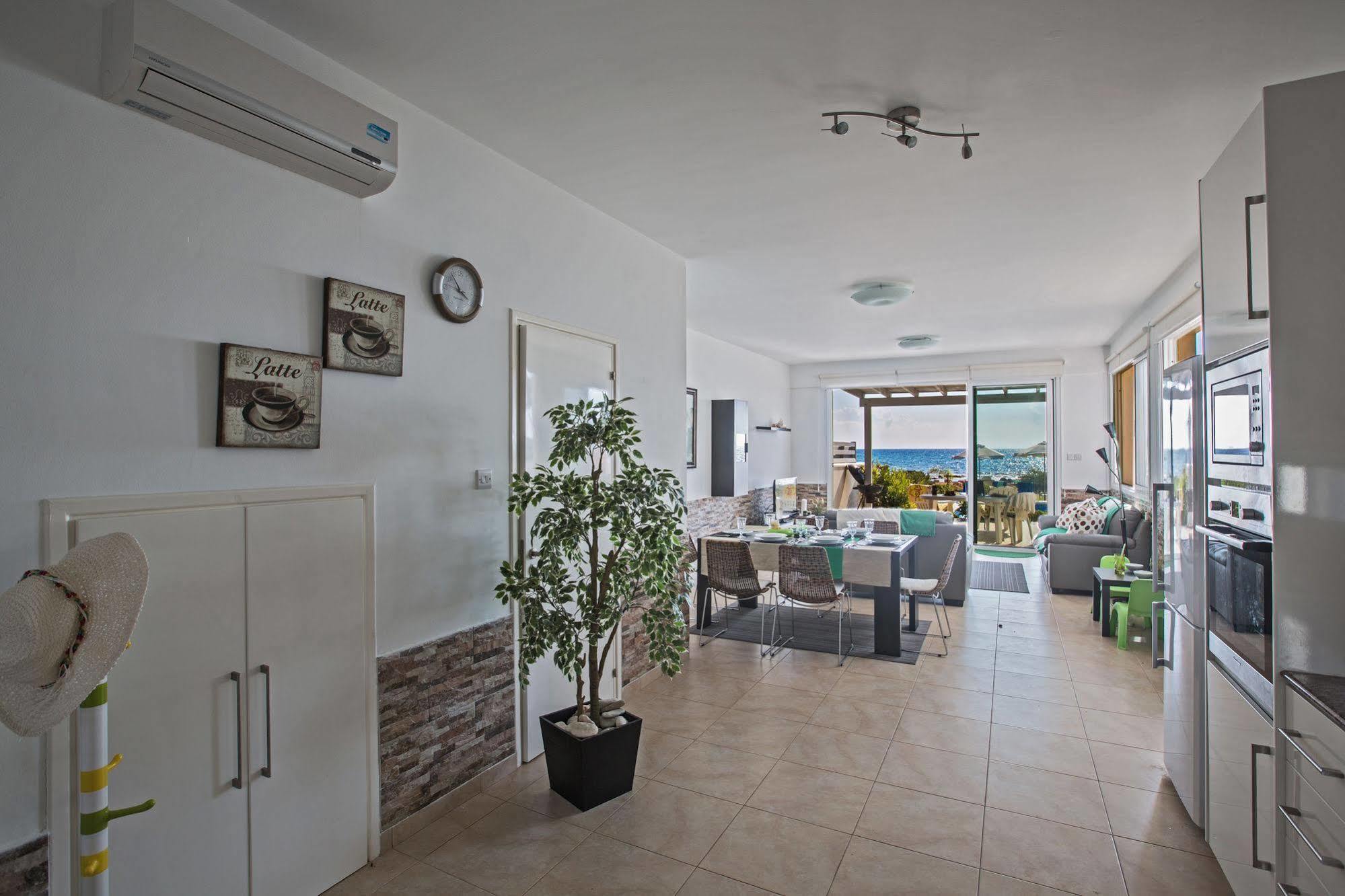 Gorgona Villas アヤナパ エクステリア 写真