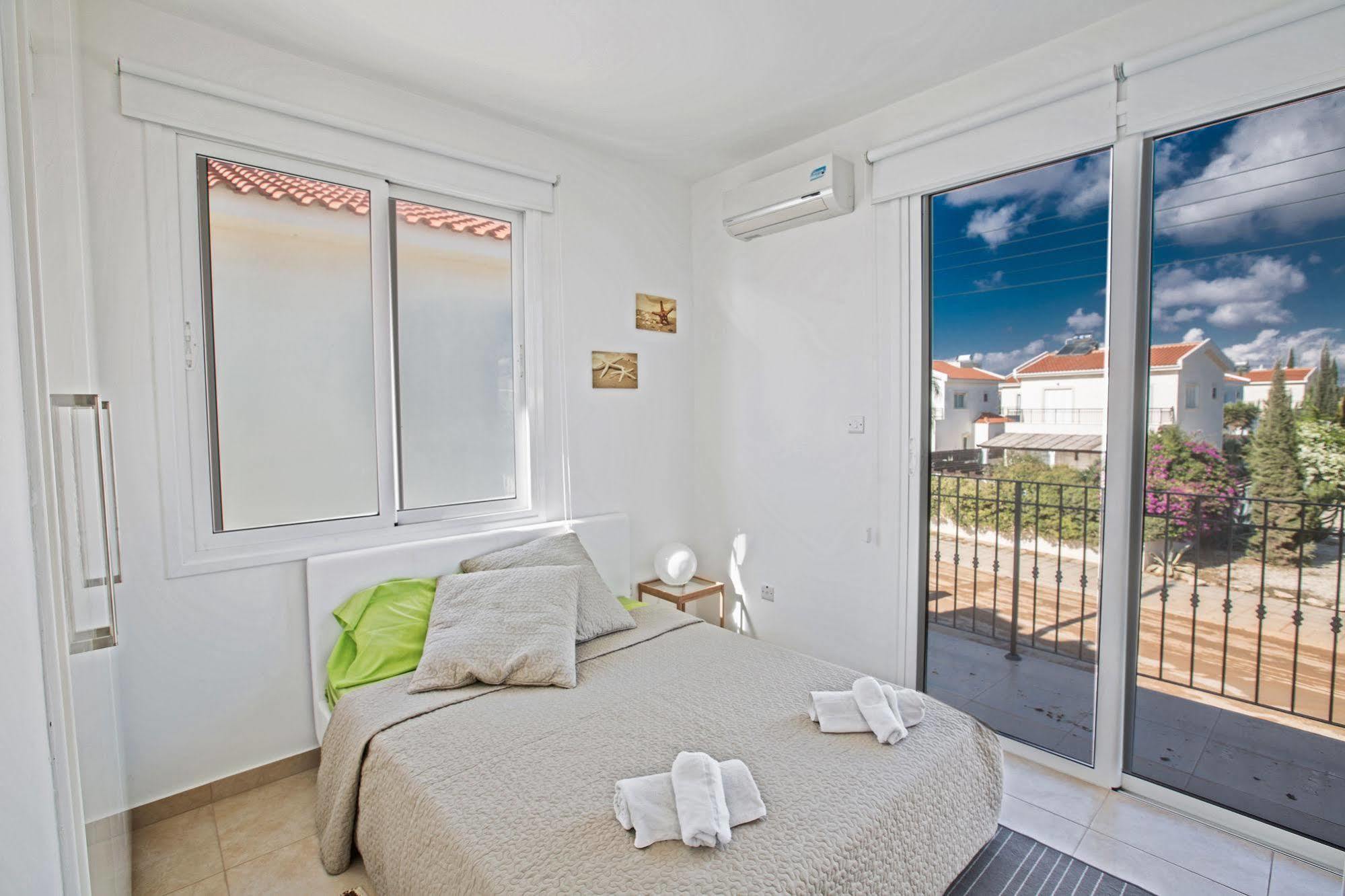 Gorgona Villas アヤナパ エクステリア 写真